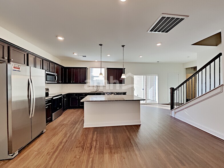 Building Photo - 201 Stowe Rd