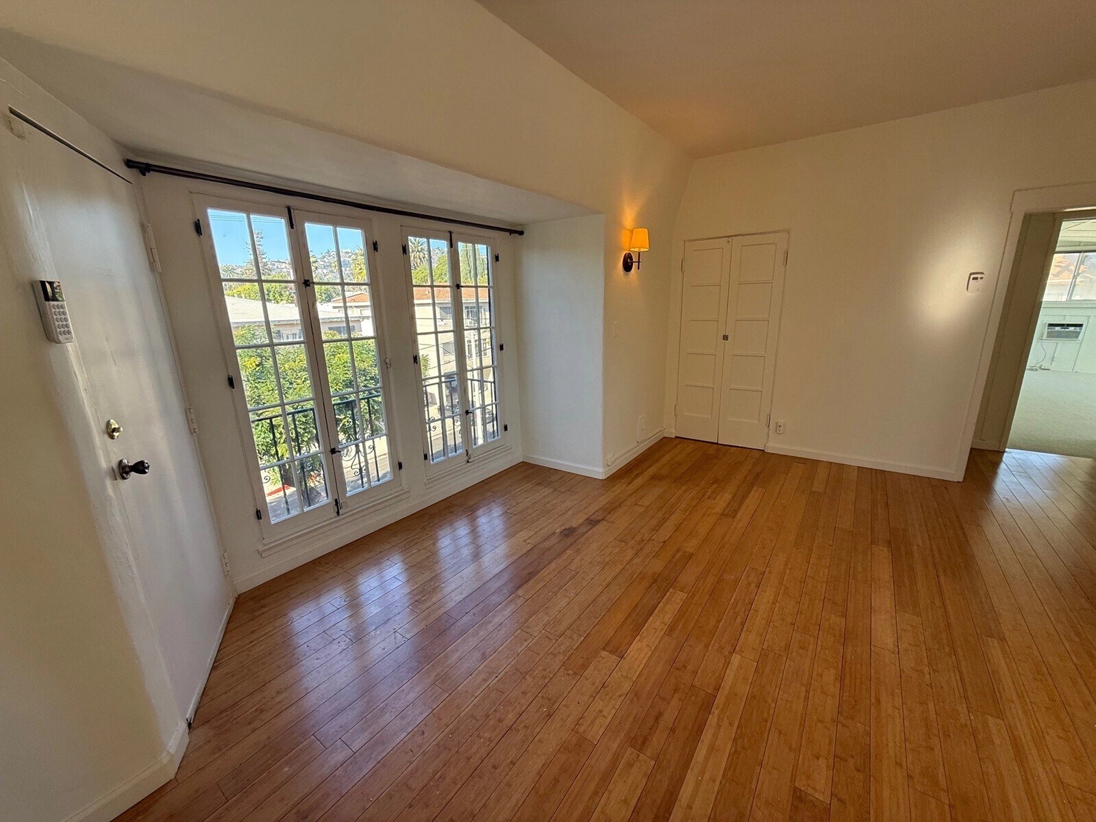 Building Photo - 1154 N Curson Ave