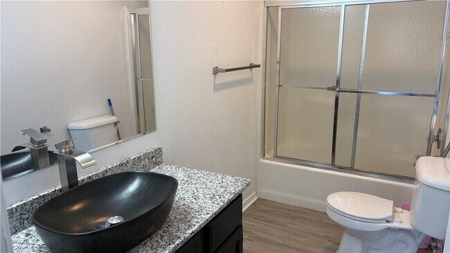 Building Photo - 621 E 1st St