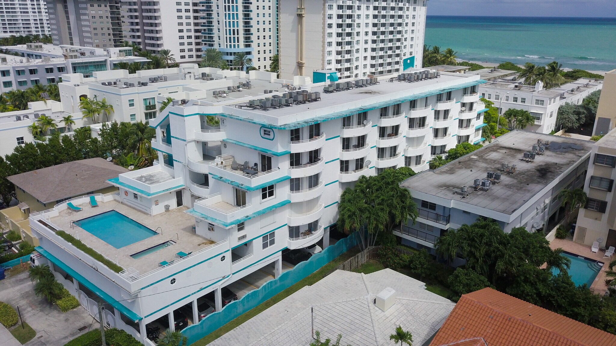Building Photo - 9156 Collins Ave