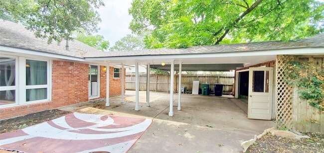 Building Photo - 5630 Edith St