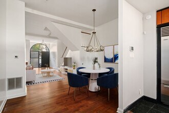 Building Photo - Incredible Rittenhouse Home