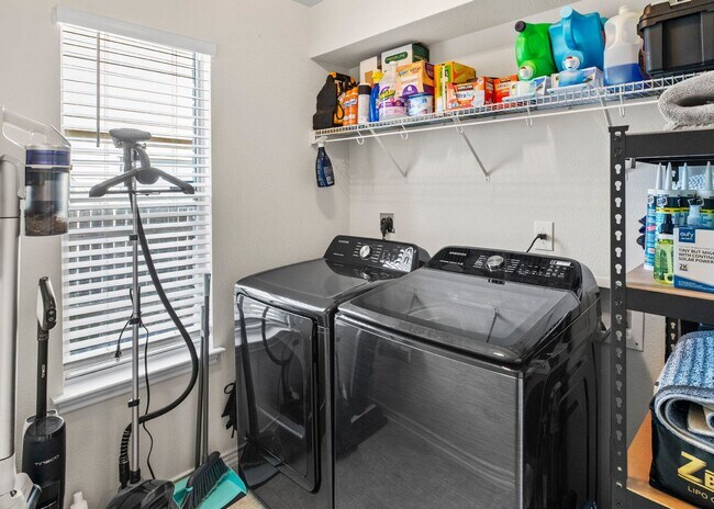 Building Photo - Charming 3-Bedroom Home in a Convenient Lo...