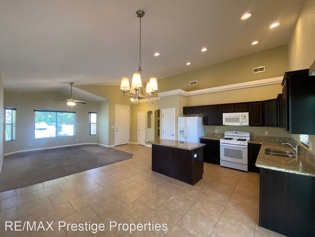 Building Photo - 3 br, 2 bath House - 3445 N. Sage St.