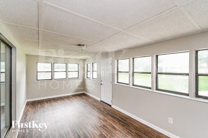 Building Photo - 3572 Fortuna Dr