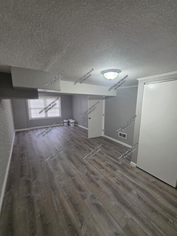 Building Photo - 2429 NE 38th St