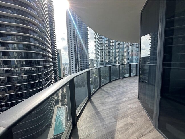 Building Photo - 801 S Miami Ave