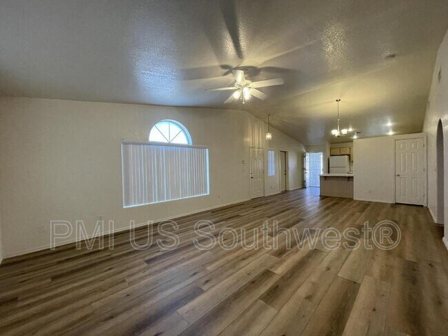 Building Photo - 4072 S Cassidy Dr