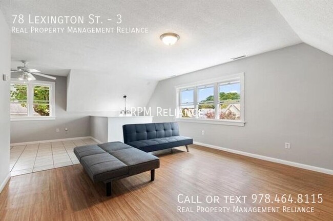 Building Photo - Charming Top-Floor 1 Bedroom Apartment in ...