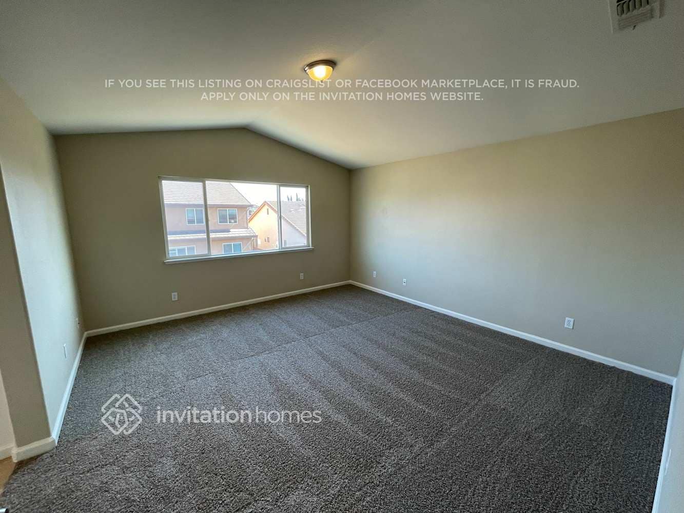 Building Photo - 116 Travertine Ave