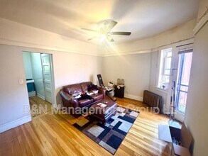 Building Photo - 1057 W Dakin St