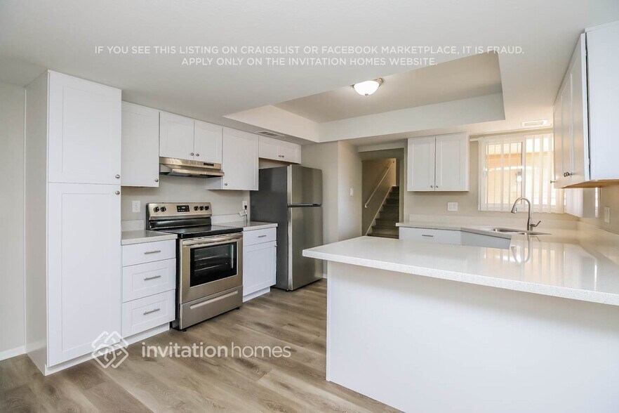 Building Photo - 6744 S Lakeshore Dr