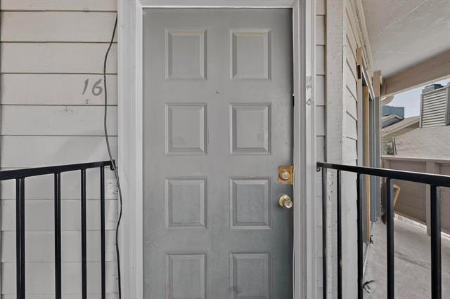 Building Photo - 8545 Midpark Rd