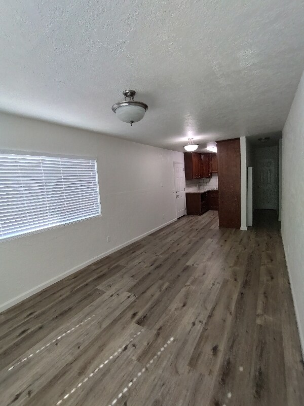 Building Photo - 137 S Ash Ave