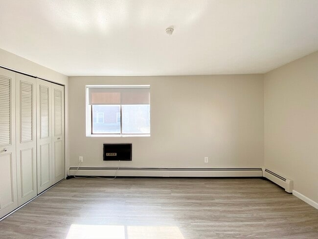 Building Photo - 128 Salem St