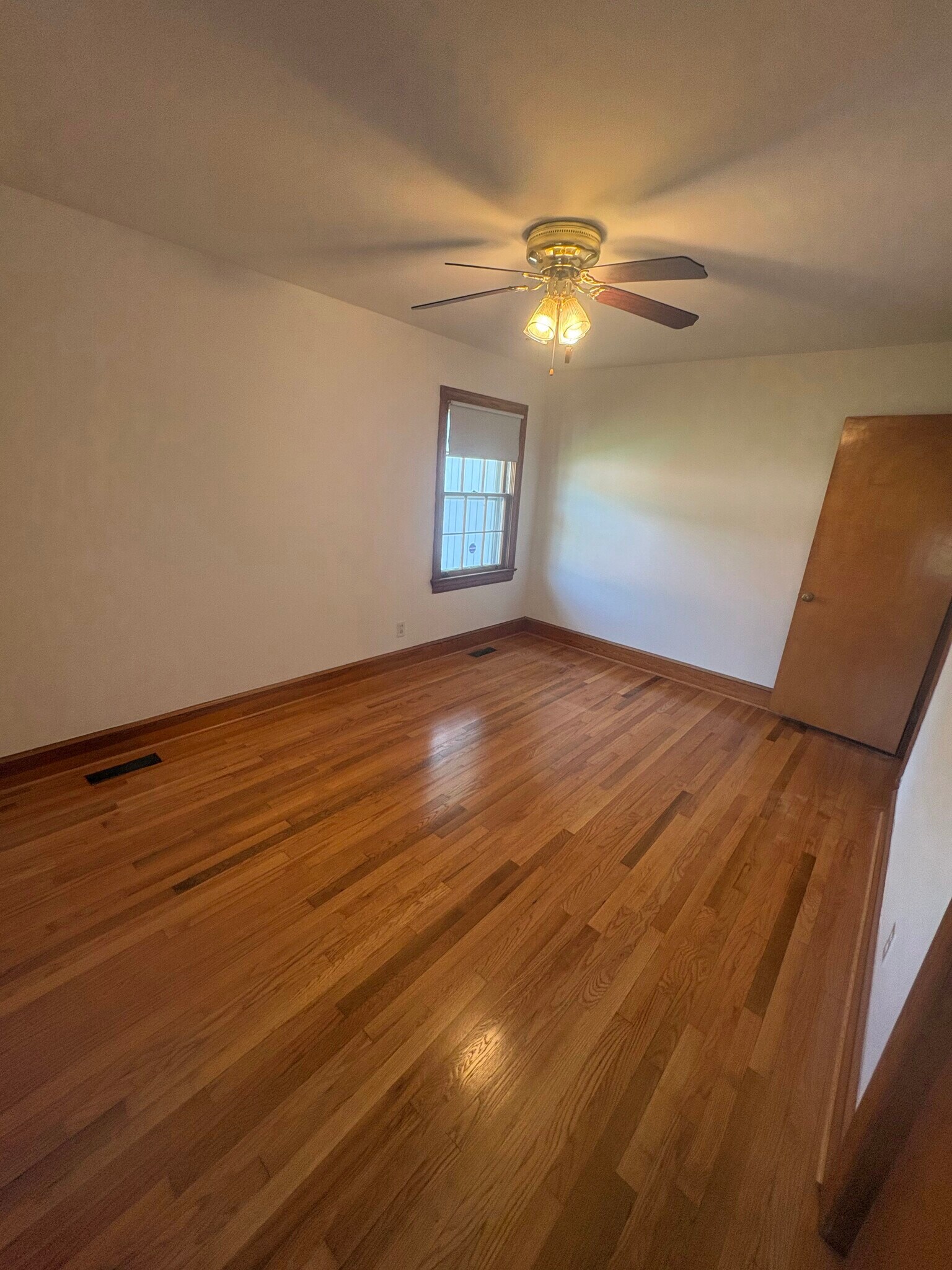 BR2 - 2904 Norfolk St