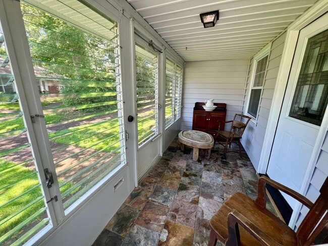 Building Photo - 126 Exmore Ct