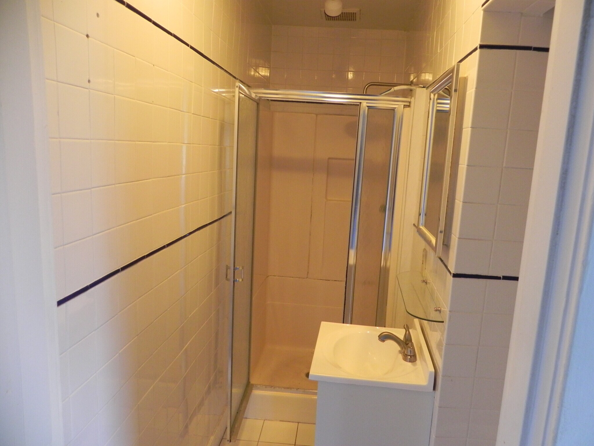 Building Photo - 186 Grasmere Ave