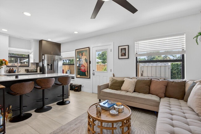 Building Photo - 1501 NE 7th Ave