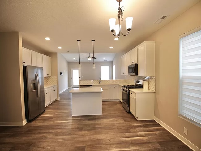 Building Photo - Charming 4 beds 3 baths in Powell!