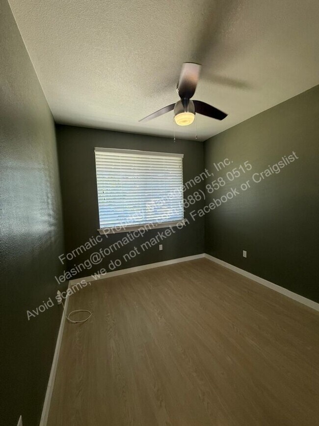 Building Photo - 1295 Kukulu St