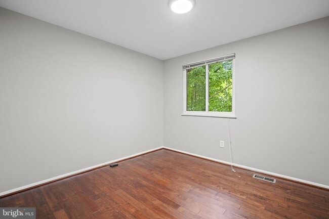 Building Photo - Welcome to Jackson Oak! This stunning 3-level townhome is now available for rent and offers the p...