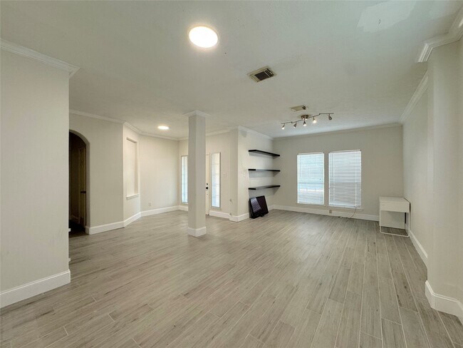 Building Photo - 8926 Heron Nest Dr