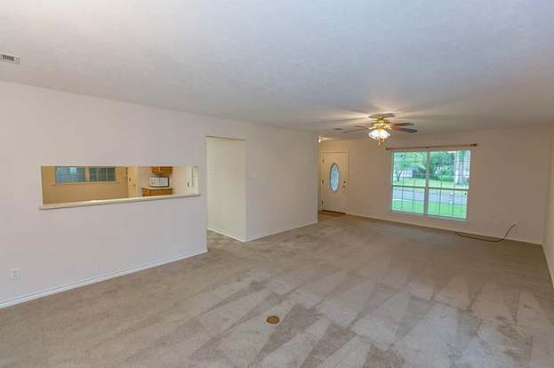 Building Photo - 203 Pine Valley