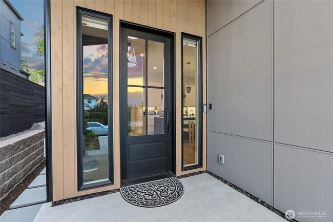 Building Photo - 246 5th Ave W
