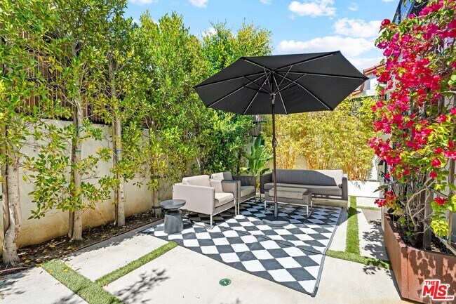 Building Photo - 656 California Ave