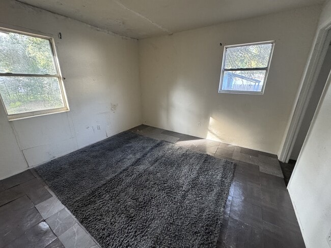 Building Photo - 413 Orange St