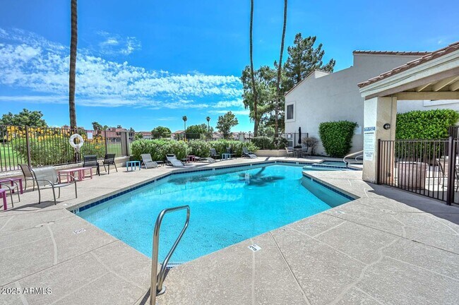 Building Photo - 7101 W Beardsley Rd