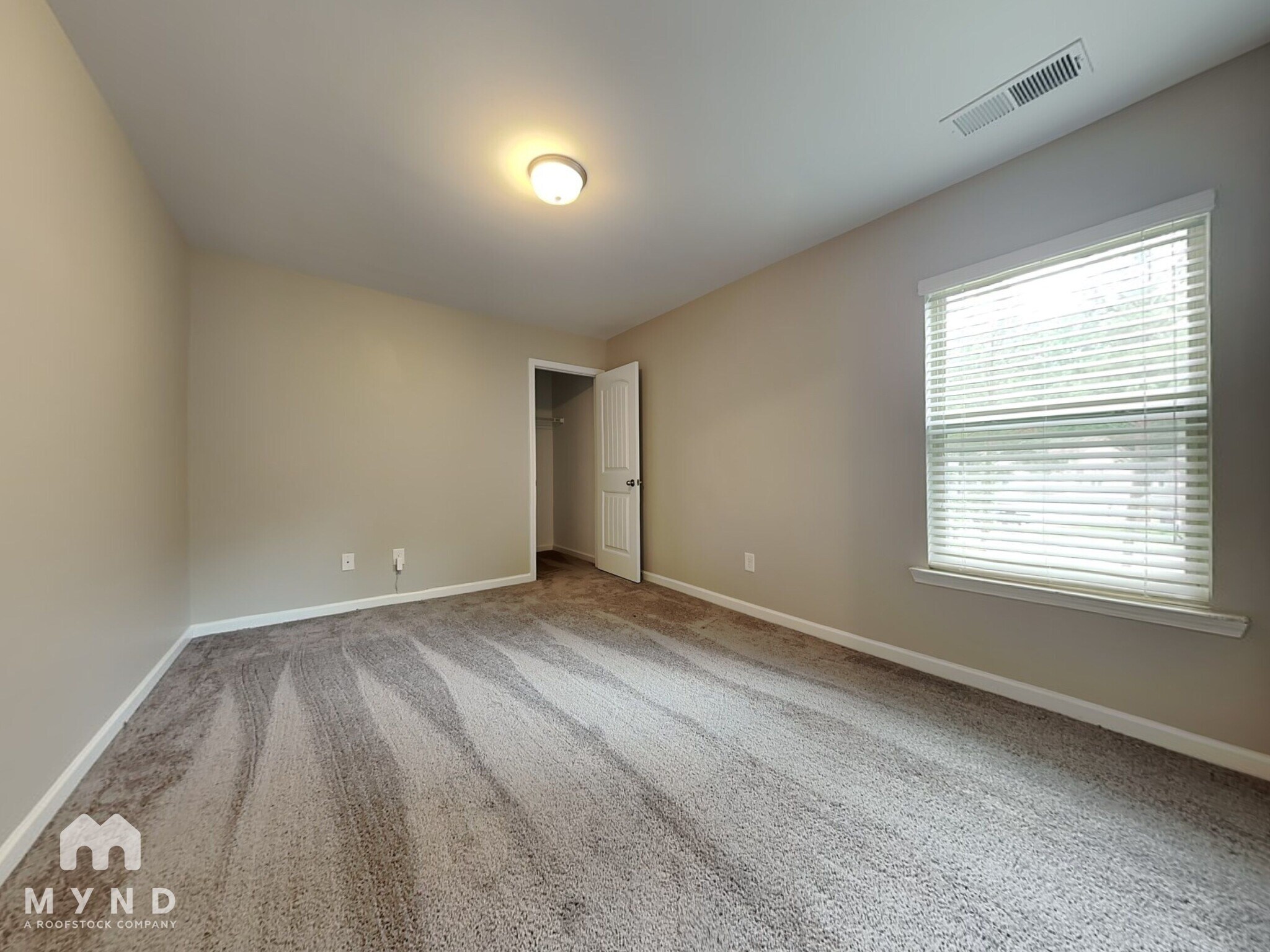 Building Photo - 2455 Quincy Loop