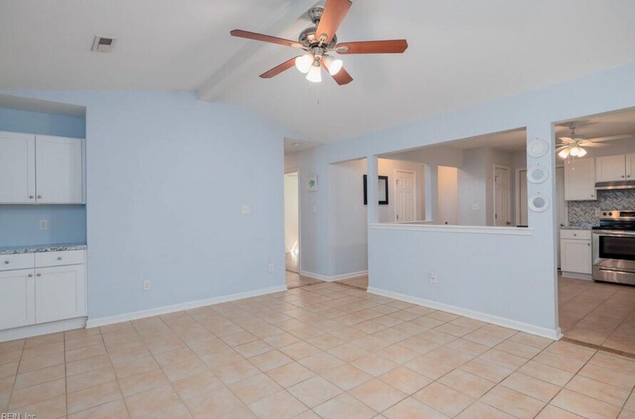 Building Photo - 1307 Eaglewood Dr