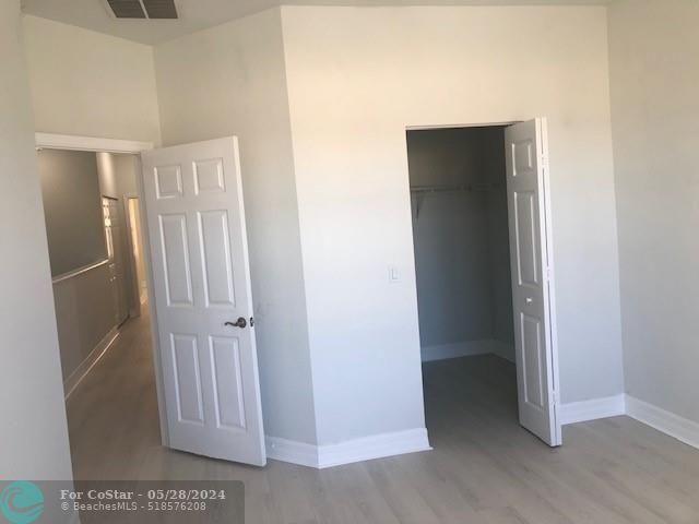 Building Photo - 1018 Pipers Cay Dr