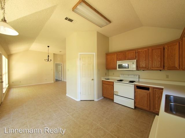 Building Photo - 405 Hogan Cir