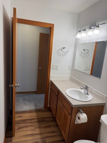 Building Photo - 400 E Washington St