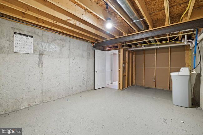 Building Photo - 261 Tall Trees Cir