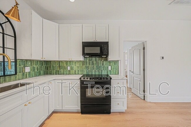 Building Photo - 140 Harper Lee St