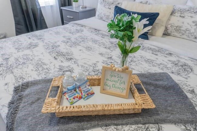 Building Photo - 1139 S Beach Cir