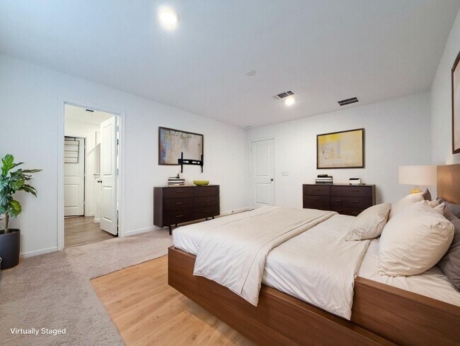 Building Photo - 1040 Greenshank Dr