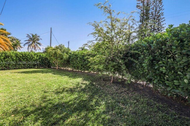 Building Photo - 725 91st St