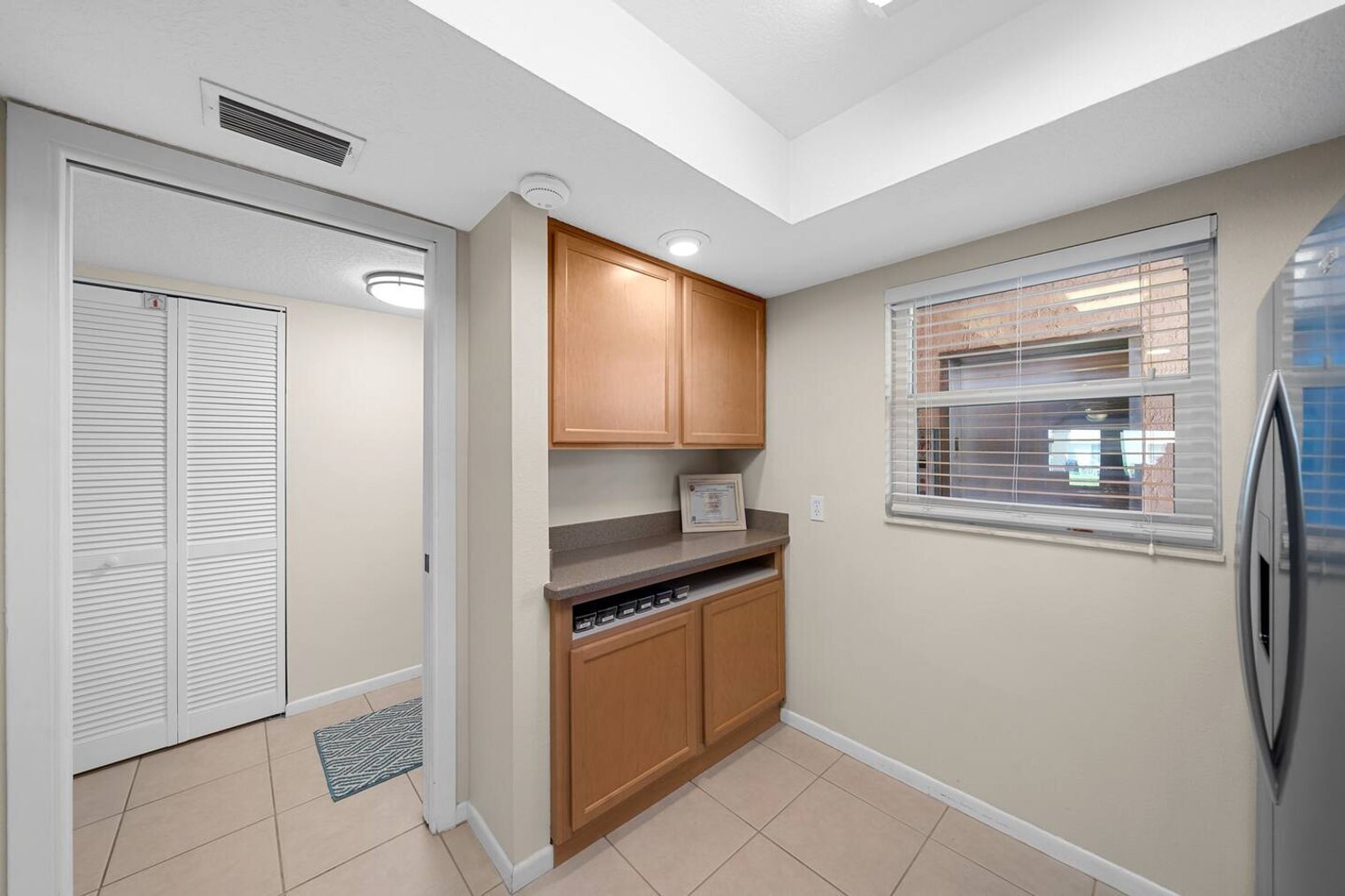 Building Photo - 10 Sunflower St