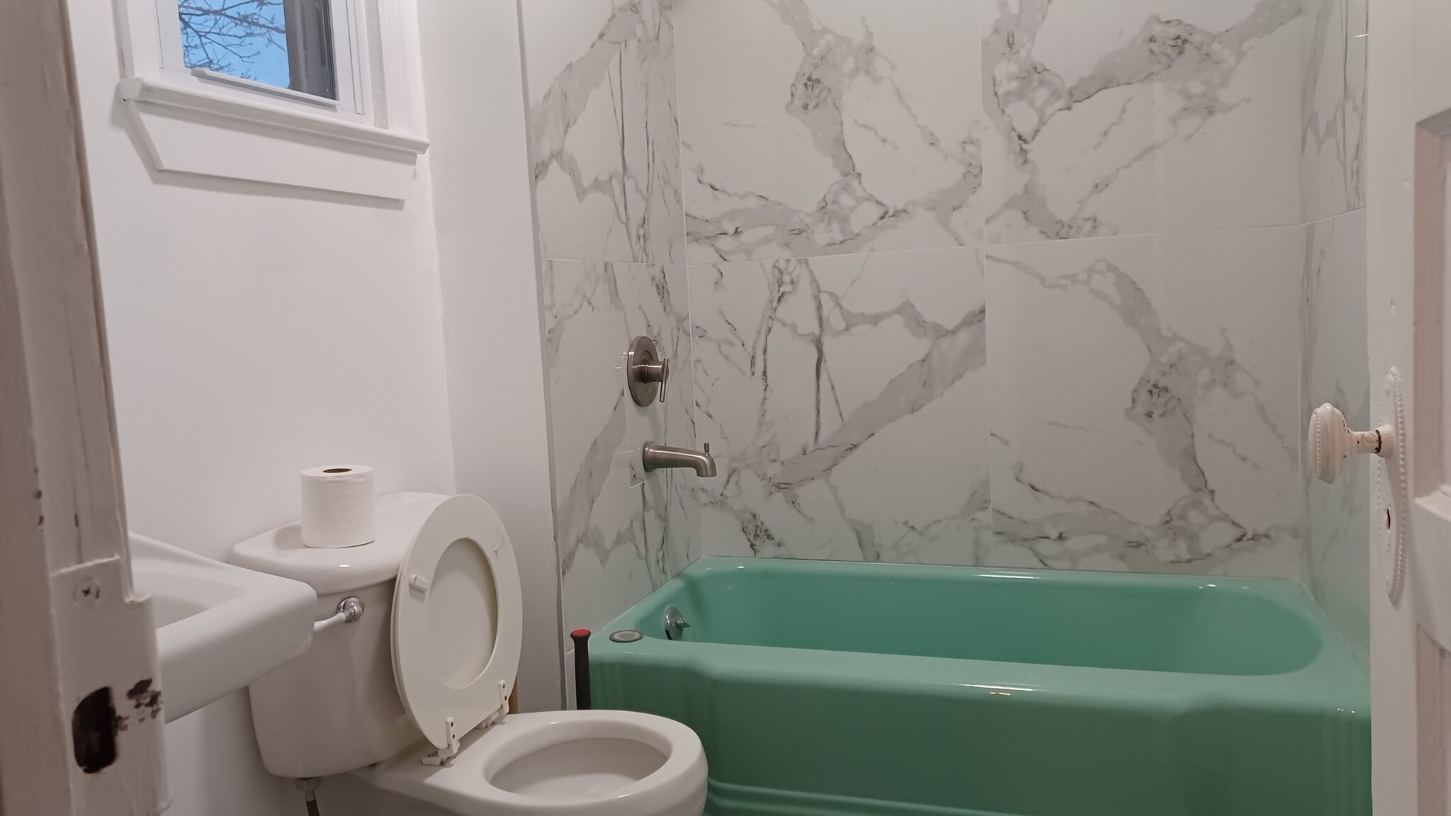 Building Photo - 33 Center St