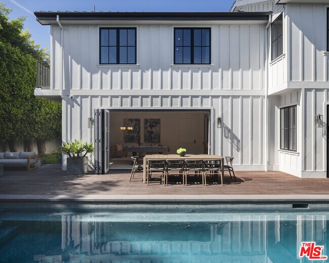 Building Photo - 550 Spoleto Dr