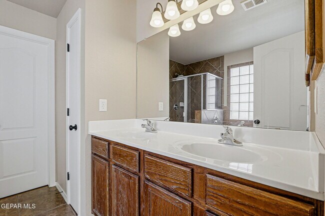 Building Photo - 3165 Sarina Cir