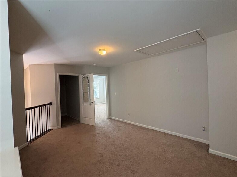 Building Photo - 5934 Watersdown Wy