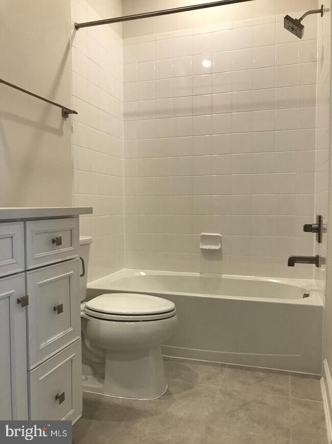 Building Photo - 12992 Hattontown Square