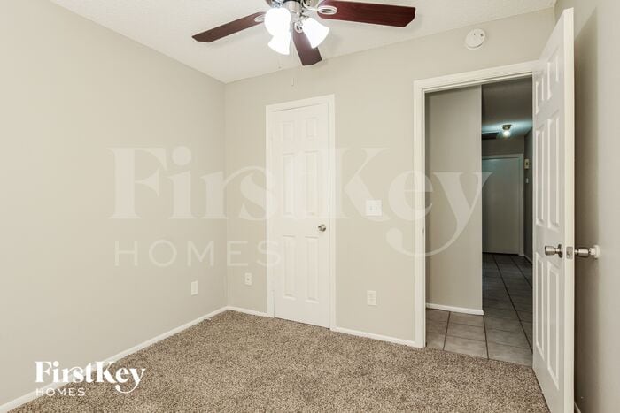 Building Photo - 8320 W Corrine Dr
