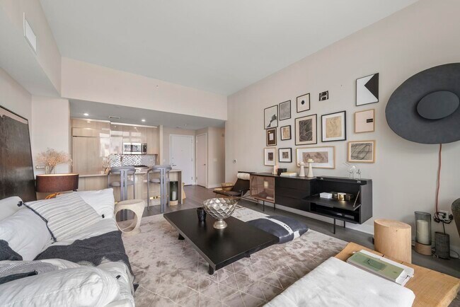 Building Photo - 1200 AVENUE AT Port